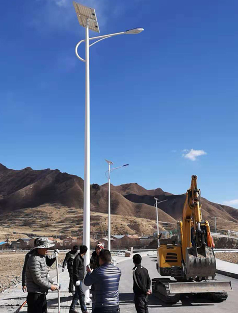 甘南碌曲10米富蕴太阳能路灯项目