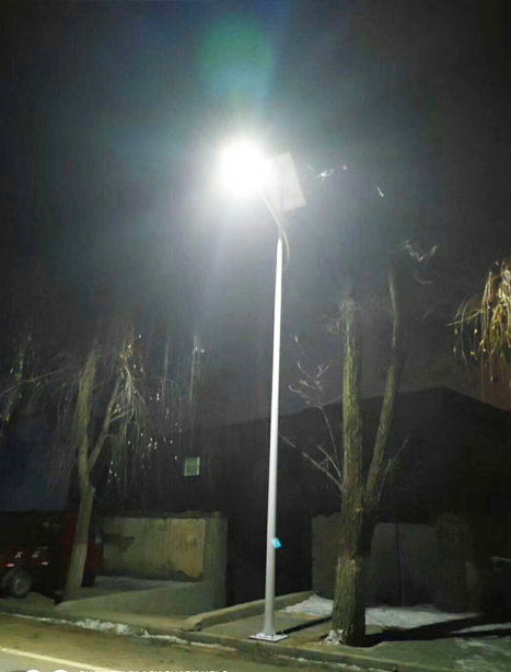 积石山县富蕴太阳能路灯项目