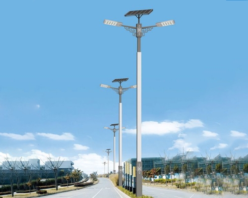 1742827475242030.jpg 富蕴太阳能路灯.jpg
