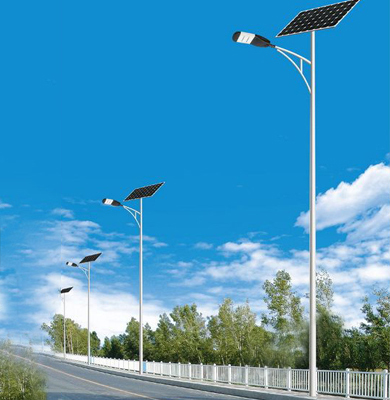 1742828123952659.jpg 富蕴太阳能路灯.jpg