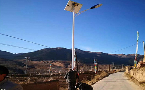 富蕴智慧路灯安装必备设计要素：打造高效智能的城市照明系统