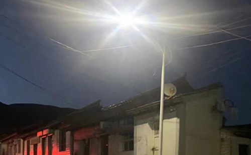 农村院子里最适合的富蕴太阳能路灯亮度与安装要点 农村院子里最适合的富蕴太阳能路灯亮度与安装要点